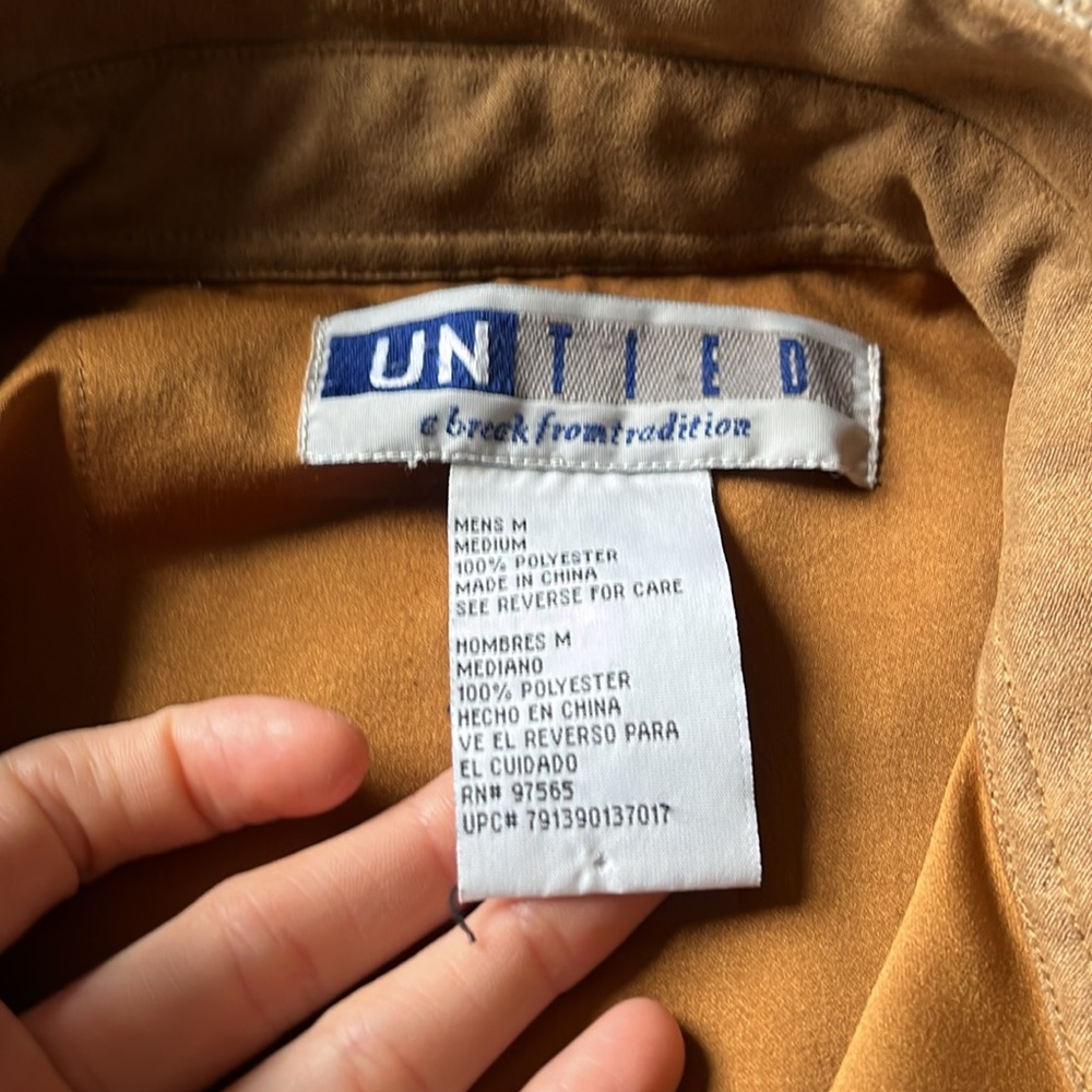 Untied button up - Picture 2 of 2